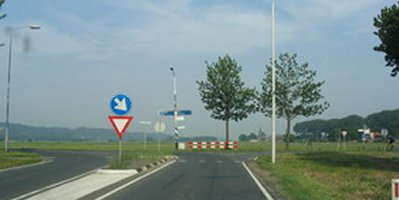 Voorrangsdriehoek ontbreekt.